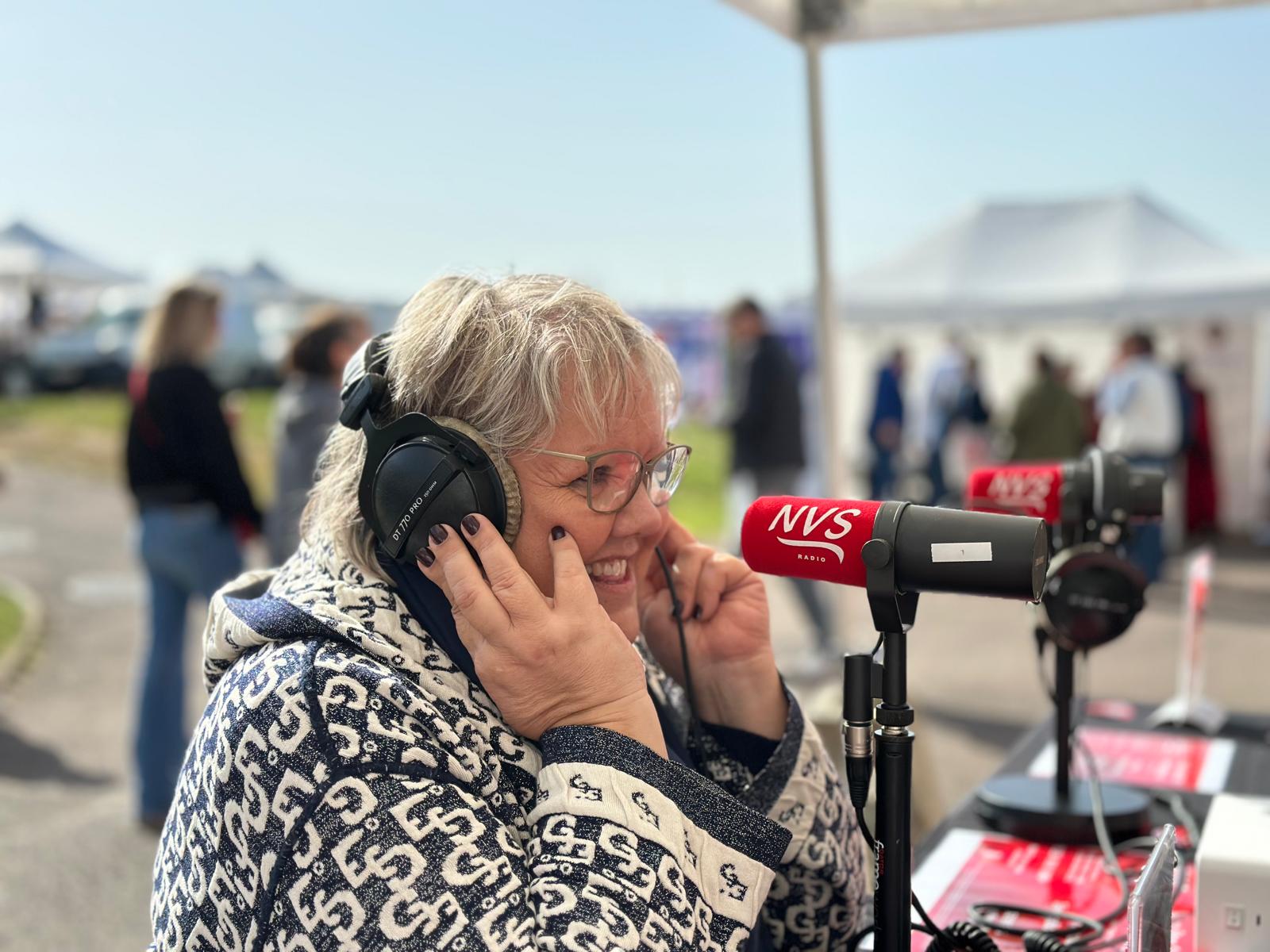 laurence.jpeg (211 KB)