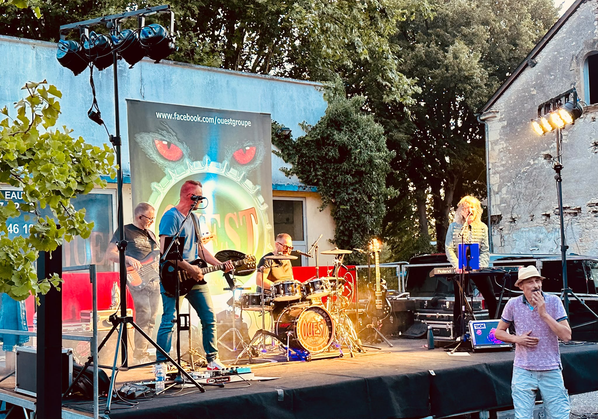 grp scene.jpeg (736 KB)